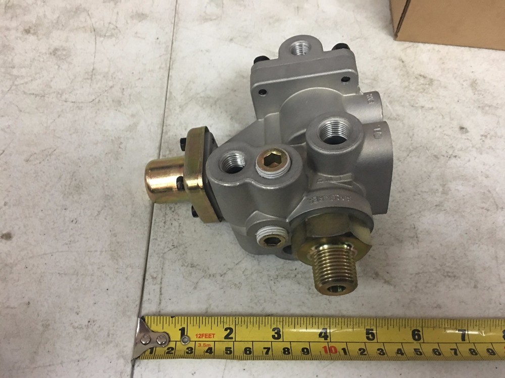 SR-2 Spring Brake Control Valve. S&S # S-A149 Ref. # Bendix 103061 401185 SR2
