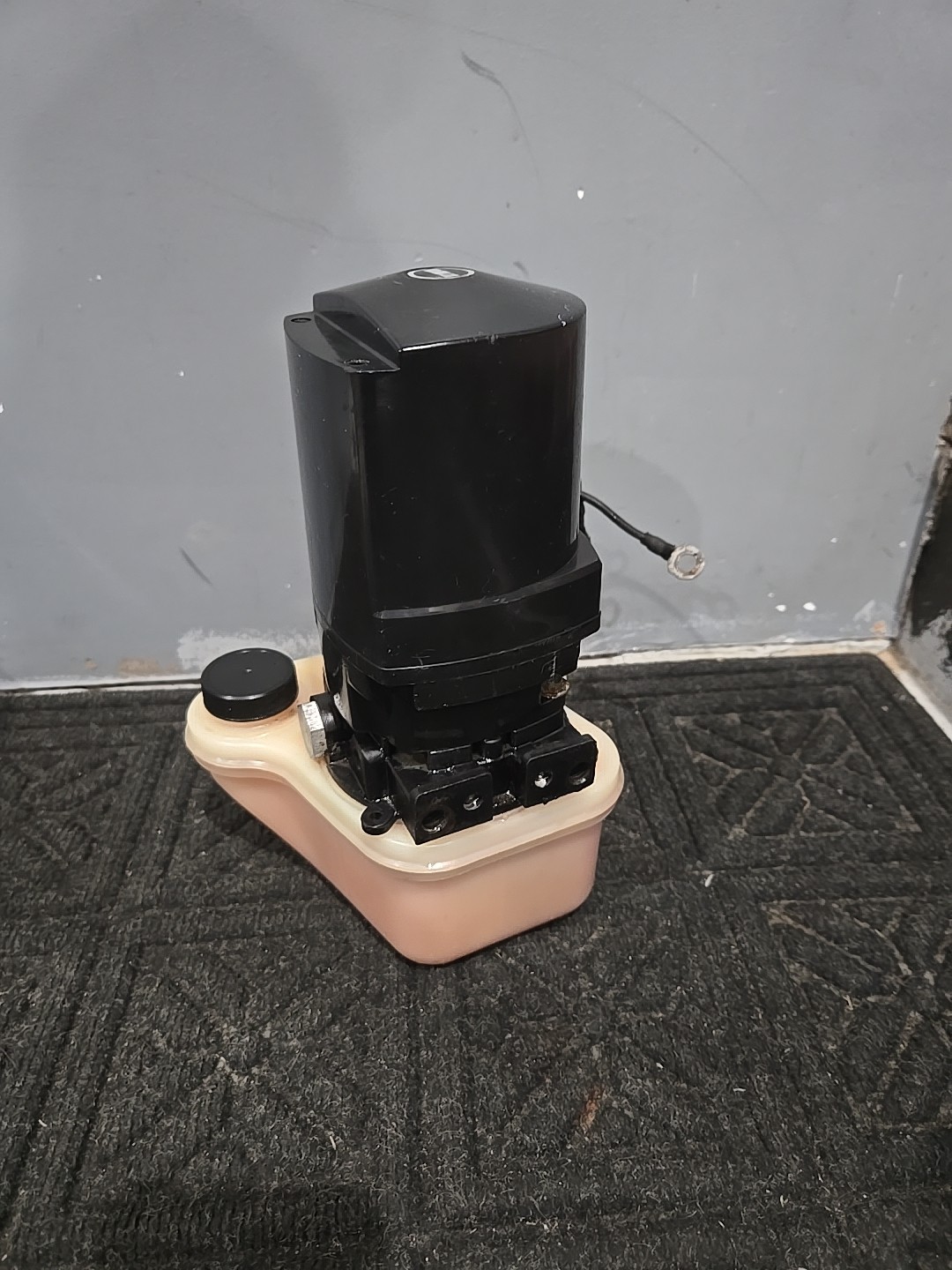 Mercruiser TILT and TRIM PUMP AND MOTOR