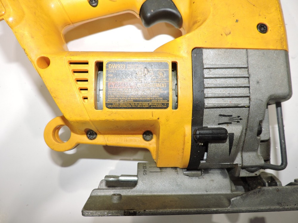 Dewalt 18 Volt jigsaw DW933 variable speed works good