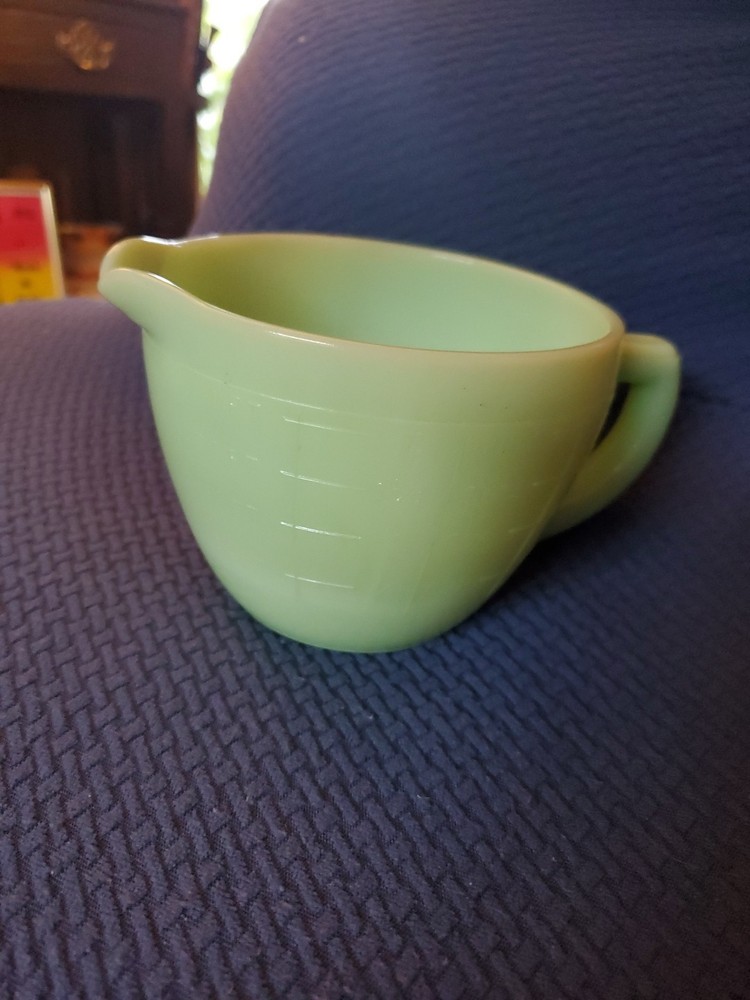 Jadeite Uranium 2 Cup Measuring Cup Sunflower Base