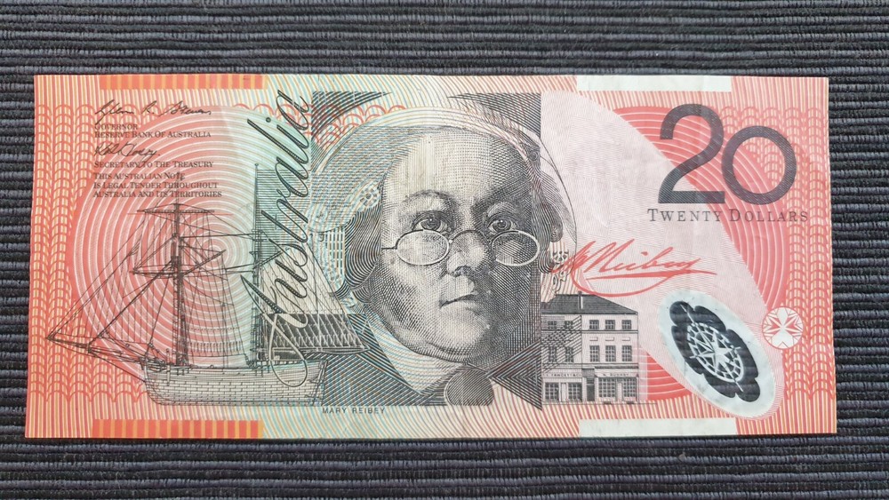 AUSTRALIA $20 2010 FIRST PREFIX Polymer Banknote AA10 452424