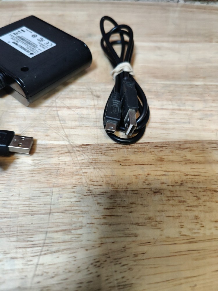 IOGEAR 2x4 2.0 Peripheral Sharing Switch GUS402 Black