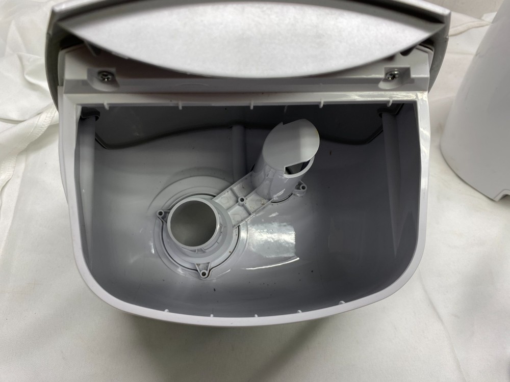 Eye Vac Home Touchless Sensor Vacuum Model EVH Silver White Lightly Used