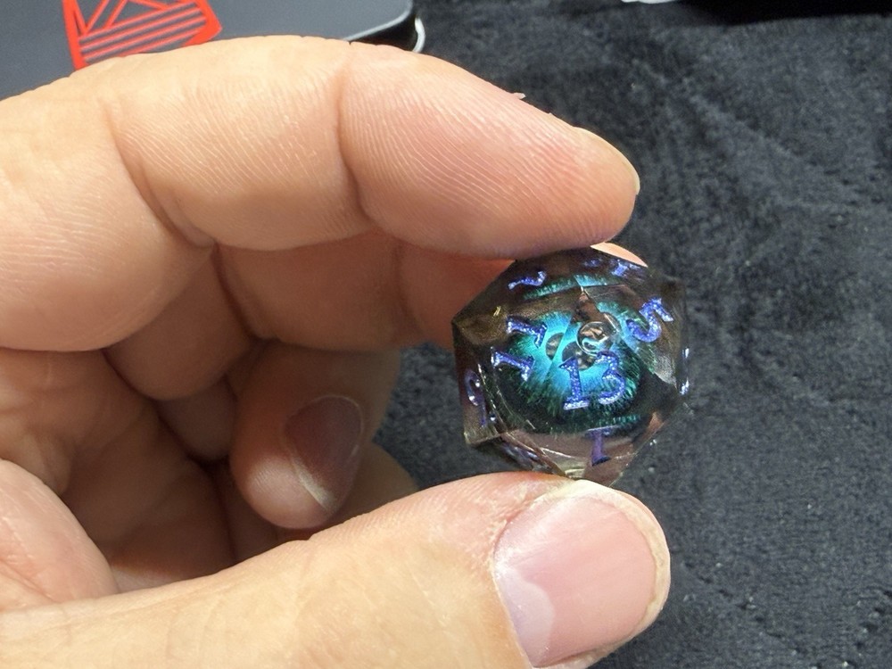 Maywin D&D Set Of Dice 7 Pieces, Floating Eye Liquid Core Version