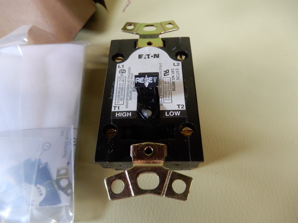 Eaton MST02 Motor Starter Switch NOS 2 Pole Toggle Operated