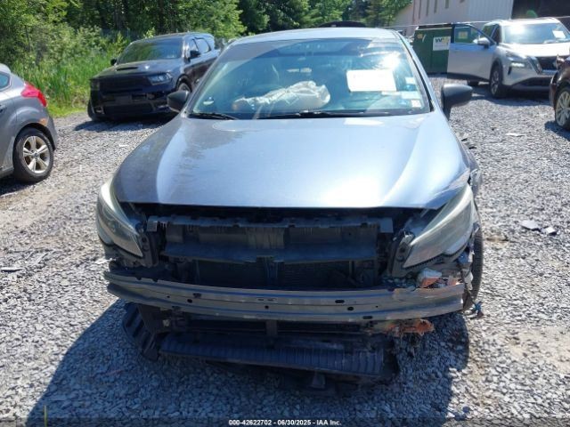 LEGACY 2018 Glove Box 2047862