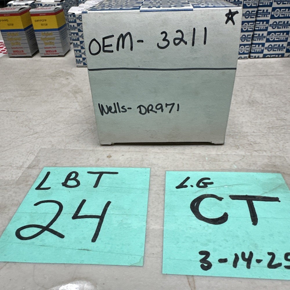 Original Engine Management Distributor Cap 3211