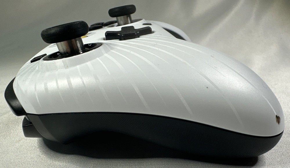 PDP Nintendo Switch Faceoff Wired Pro Controller Super Mario Star White 500-069