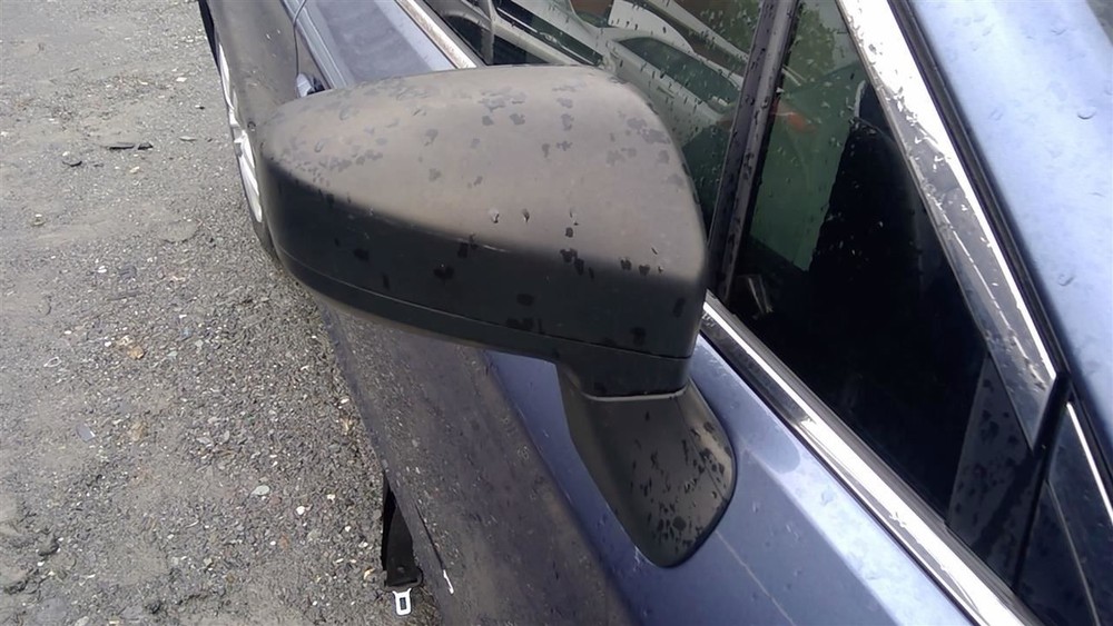 LEGACY 2018 Glove Box 2047862