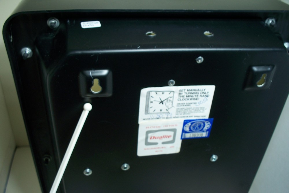 VINTAGE~ AC Delco~ GARAGE~ WALL CLOCK ~ Light