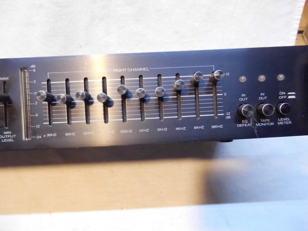 AWARD GRAPHIC EQULIZER EQ~210~USED & TESTED