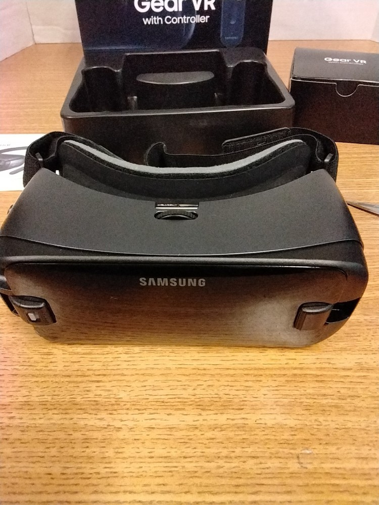 Same Day Samsung Gear VR Headset With Controller Oculus SM-R324NZAAXAR