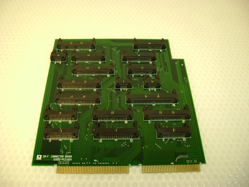 2925  Nidek IM-7 SI032-PC2182A Connector Board
