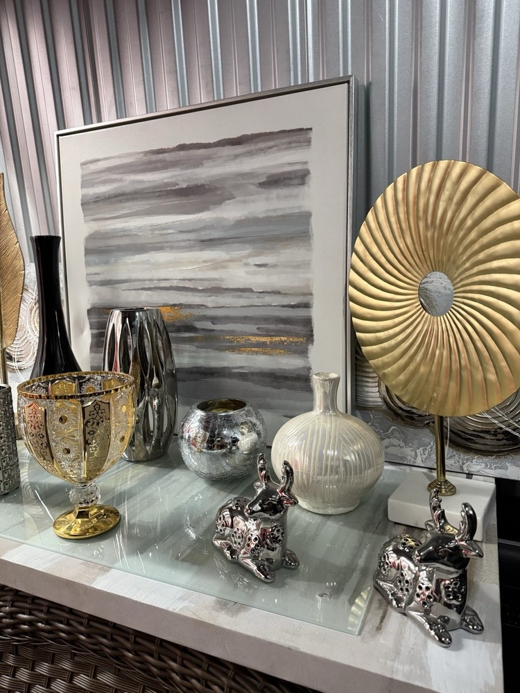 Modern Home Decor Set - ExcellentCondition