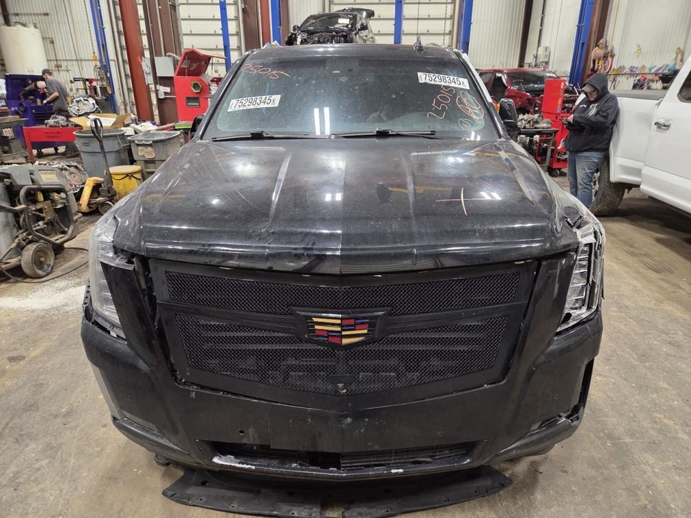 Fuse Box Engine Fits 15-20 ESCALADE 1539771