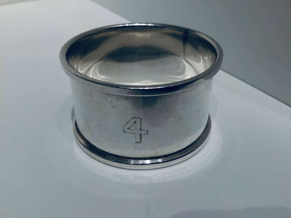 Cased Set 6 Solid Silver Napkin Rings, Birmingham 1914