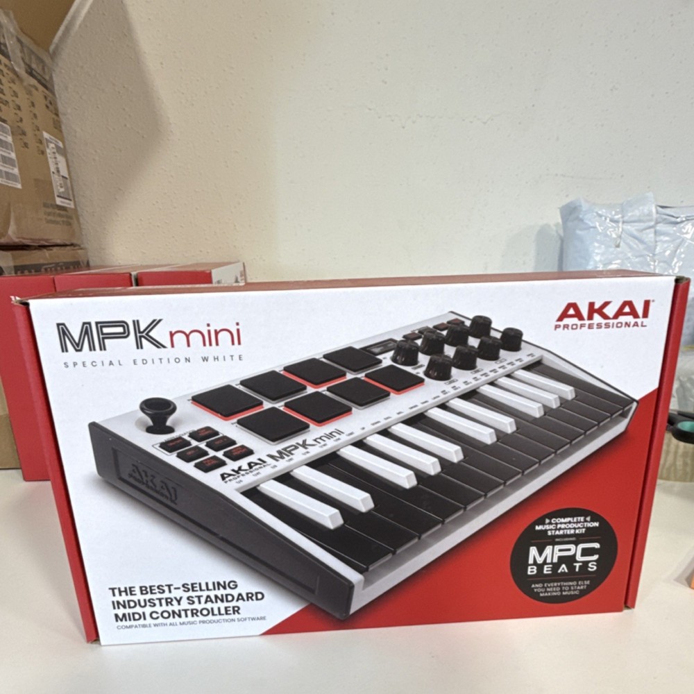 Akai MPK mini Special Edition White Keyboard Controller 25 Synth Keys USB