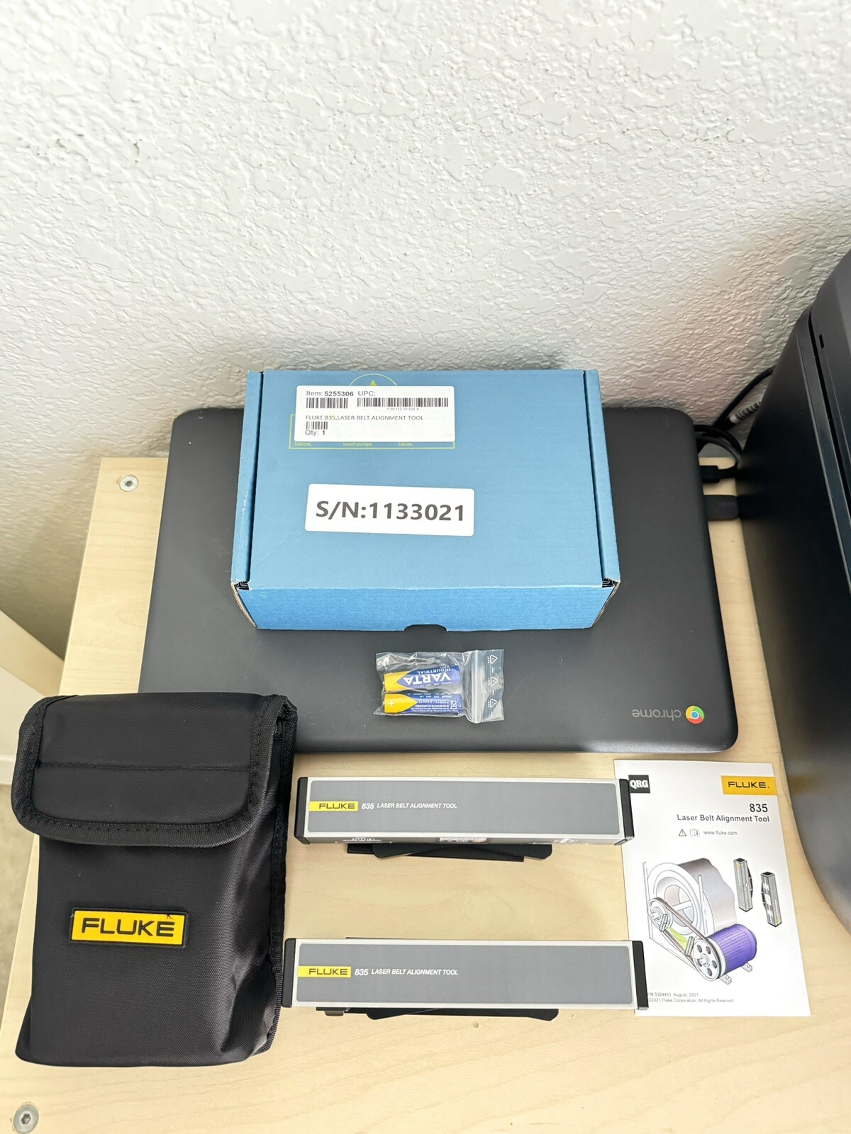 FLUKE 835 LASER BELT ALIGNMENT TOOL W / CASE NEW FACTORY SEALED / FREE SHIPPING