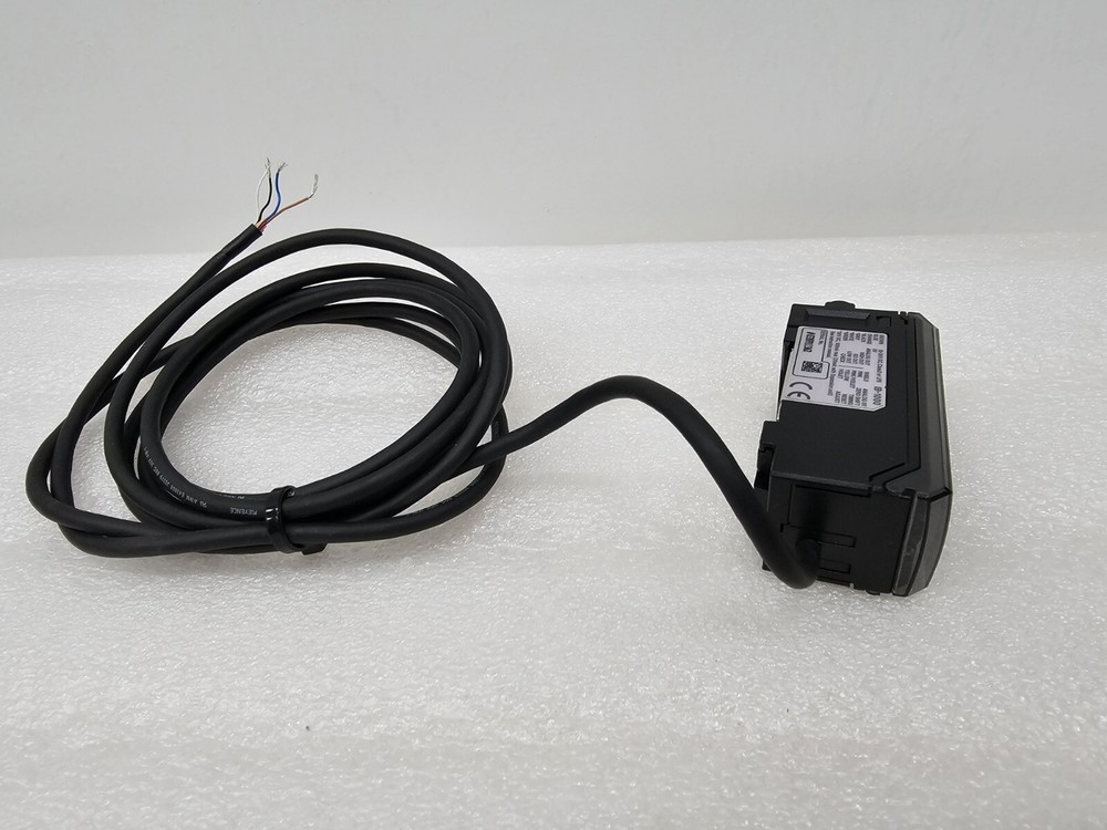 KEYENCE IB-1000 LASER AMPLIFIER UNIT