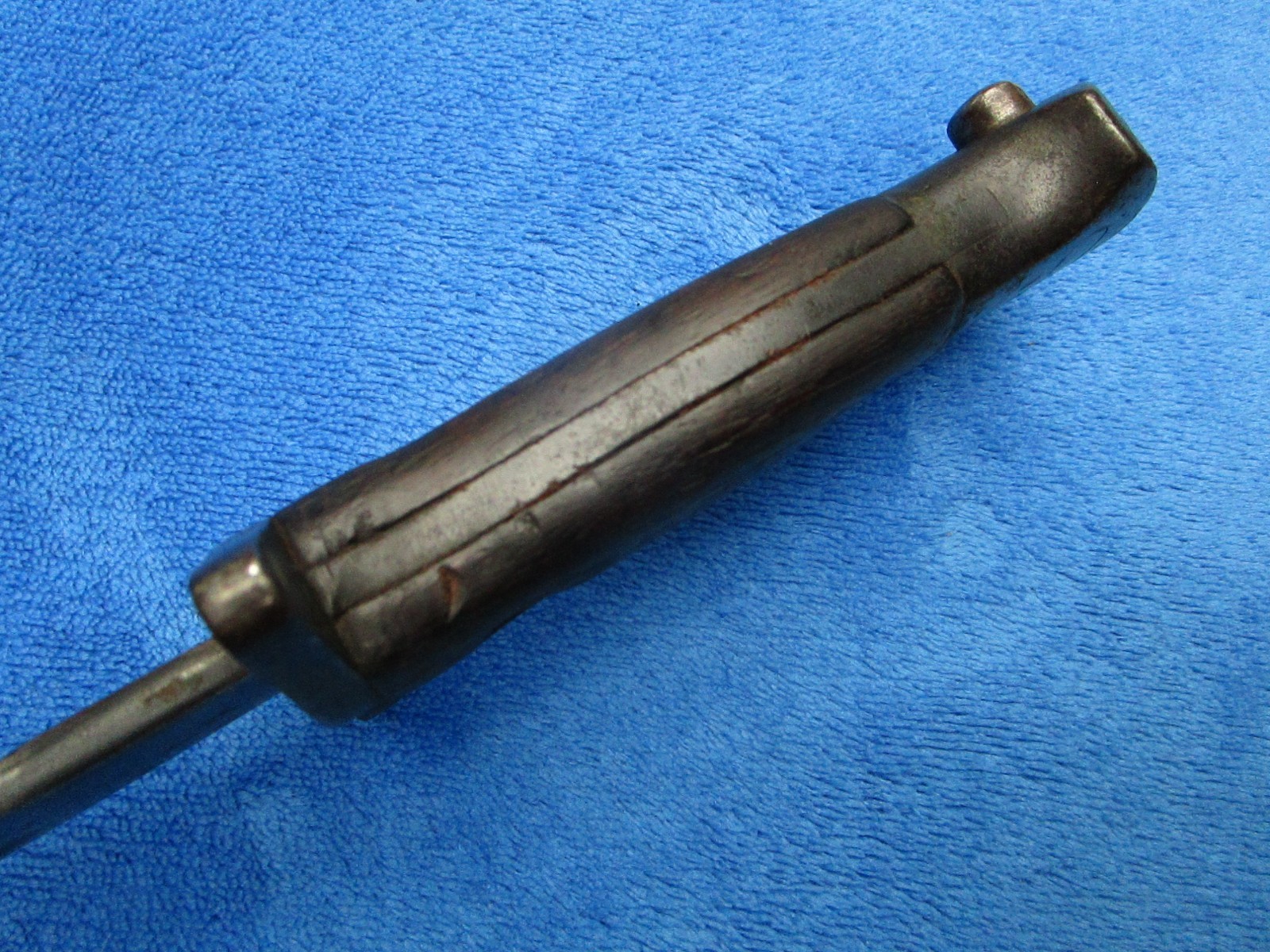 ORIGINAL WW1 BRITISH INDIA M1907 SMLE BAYONET AND SCABBARD WITH FROG MADE BY RFI