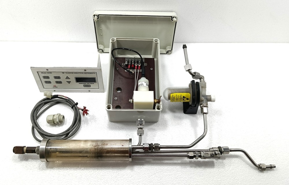 TELEDYNE ANALYTICAL MODEL 3290 PERCENT OXYGEN ANALYZER C64643A WITH SENSOR UNIT