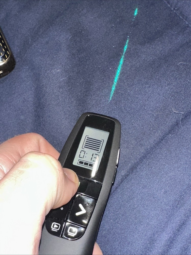 Logitech Professional Wireless Presenter w Green Laser Pointer & Built In Timer