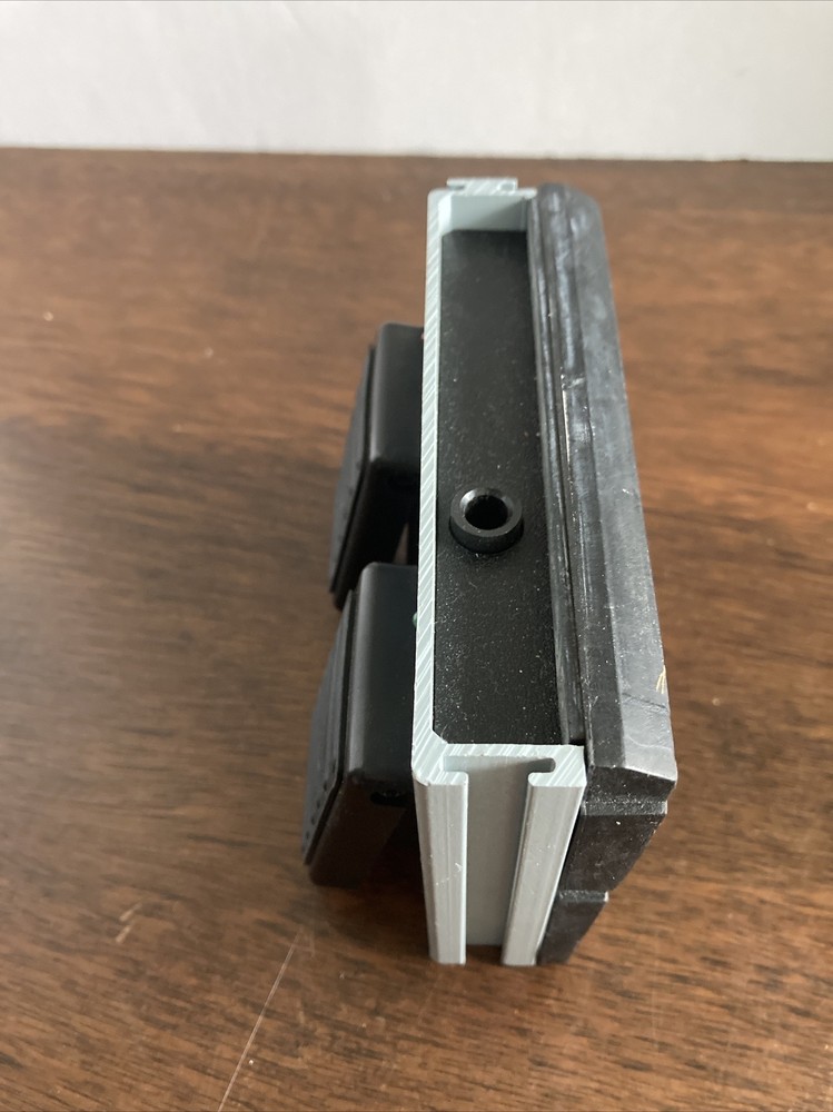 SIGNAL FLEX SF2483 A B Stereo Connector