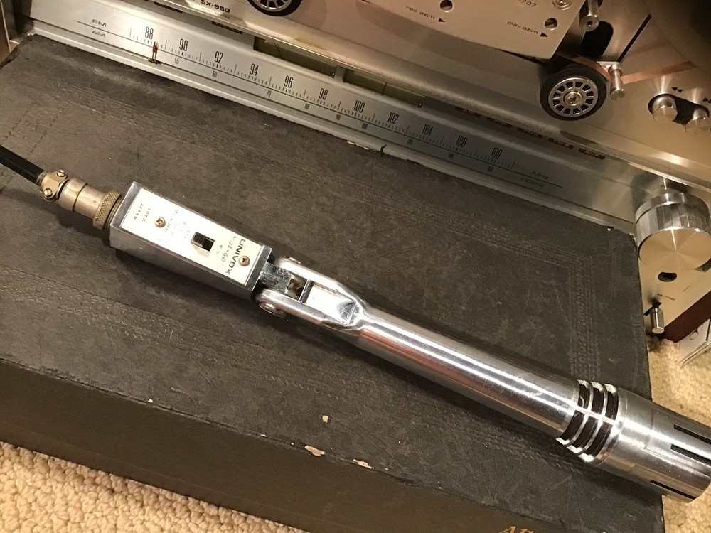 Vintage Dynamic Microphone / Univox Dynamic Microphone Model MDF-604B