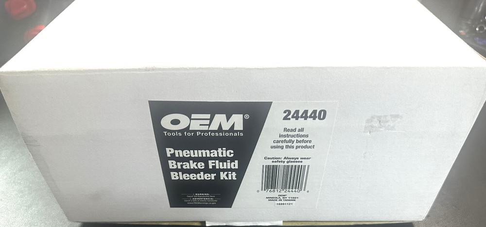 OEMTOOLS 24440 Pneumatic Vacuum Brake Bleeder Kit