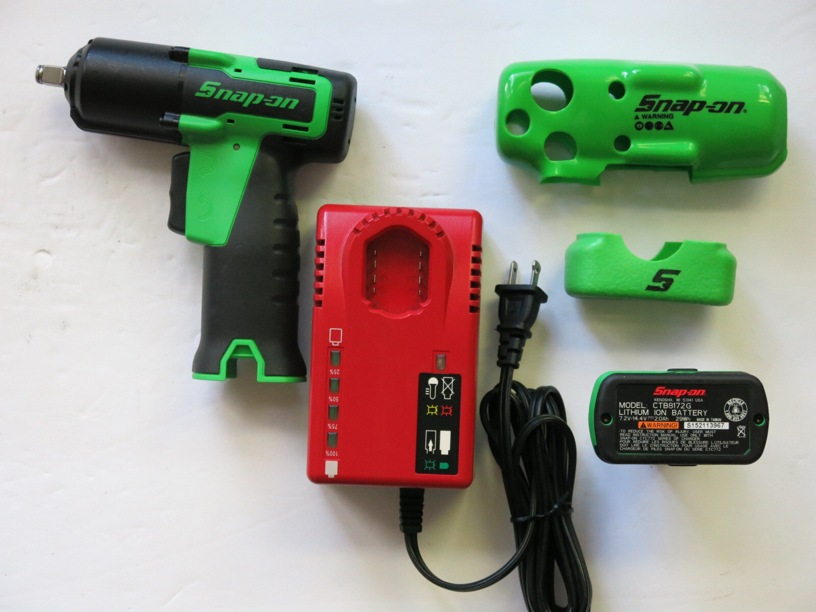 Snap-On CT761 CT761AG Impact Wrench 3/8" 14.4v Cordless Battery & Charger Set