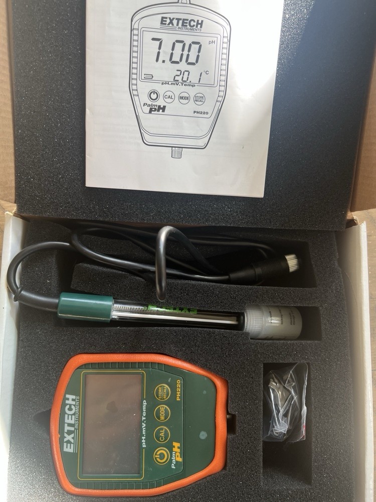 Extech PH220-C Waterproof Palm pH Meter with Cabled Electrode