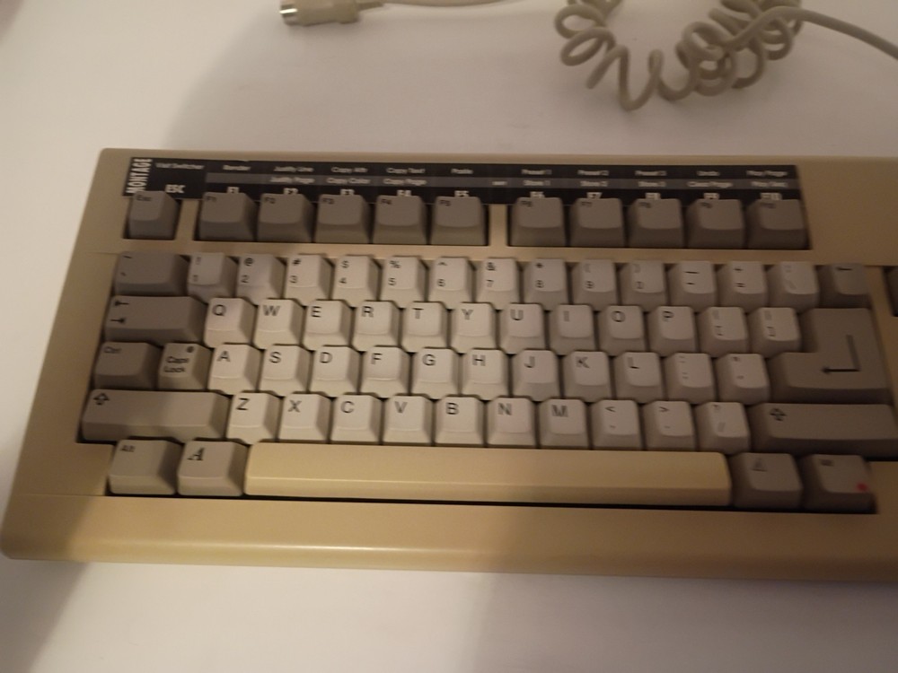 Commodore Amiga Computer Keyboard KKQ-E94YC -2000/3000 - Clean Untested