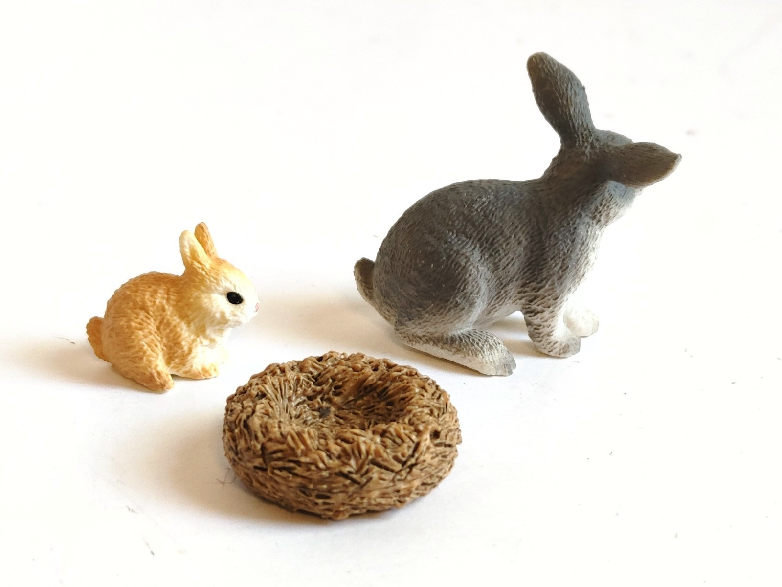Schleich Bunny Rabbit 2016 Figure Nest Easter Figurine 3 piece