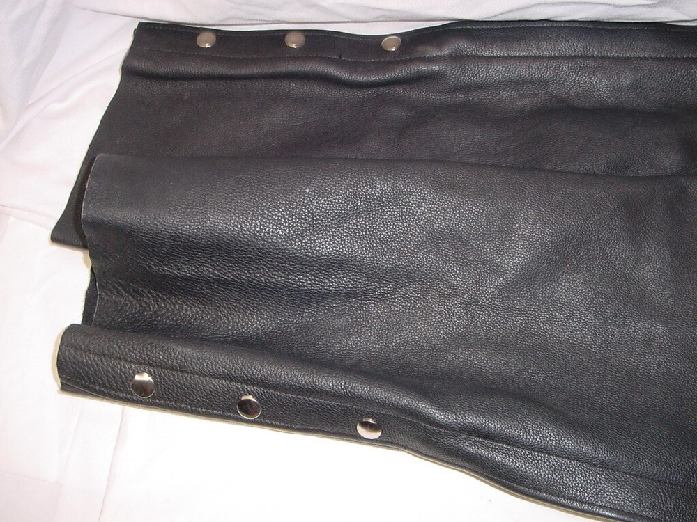 HOT LEATHERS MOTORCYCLE CHAPS - SIZE XS