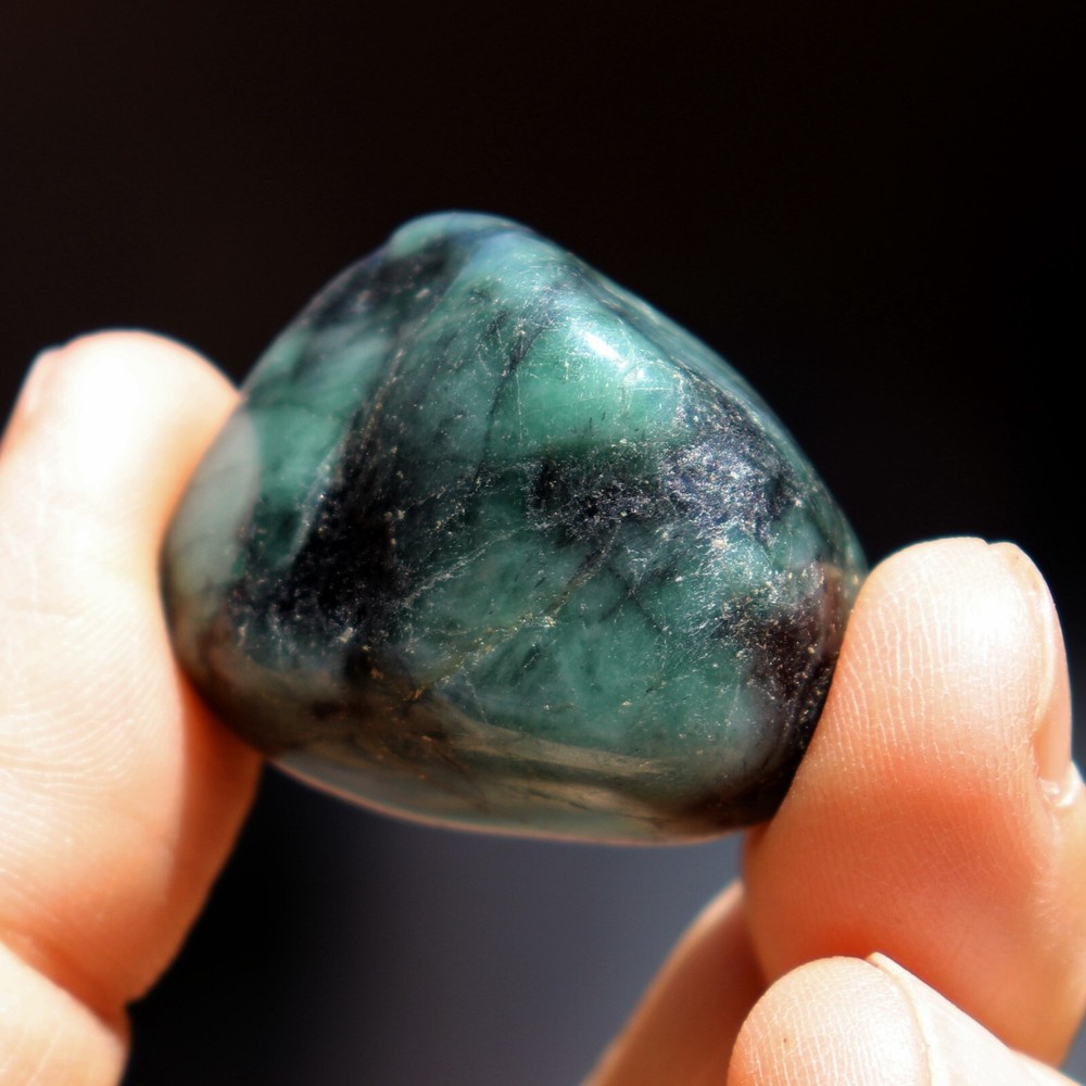 Tumbled Polished Stone: Emerald from Brazil (EME514)