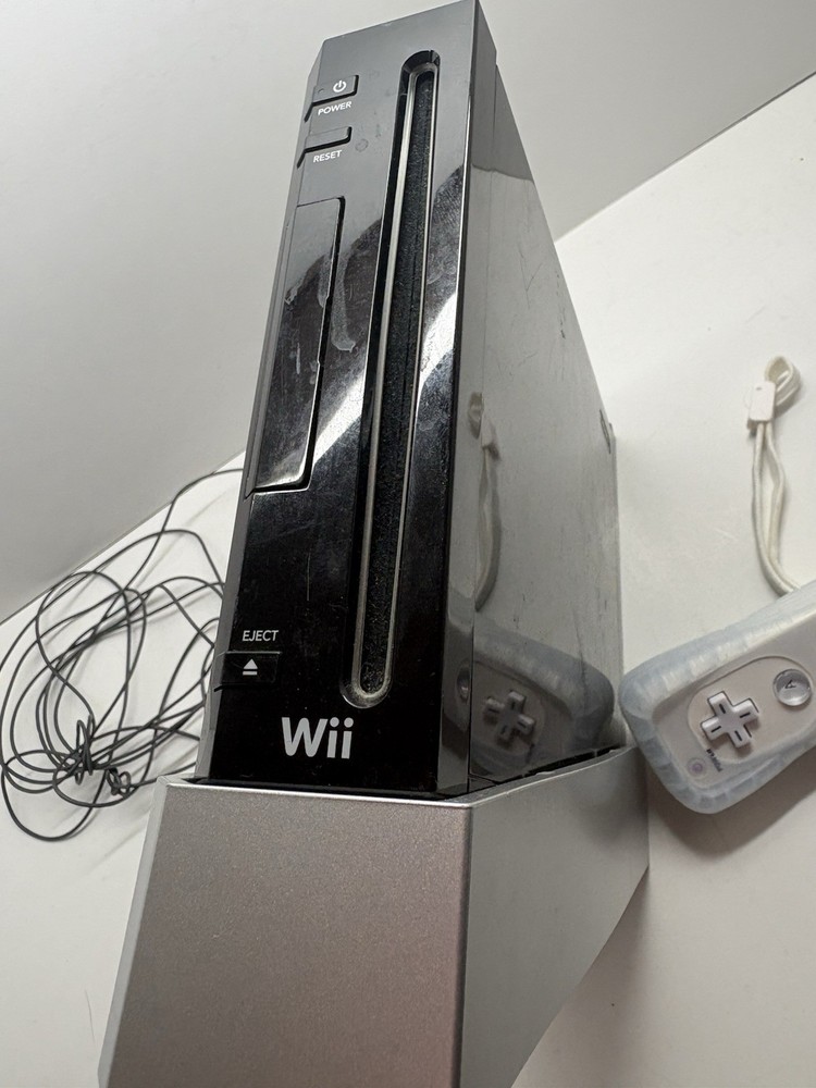 Black Wii Console Bundle with Remote + Games + Sensor Bar + Stand + More