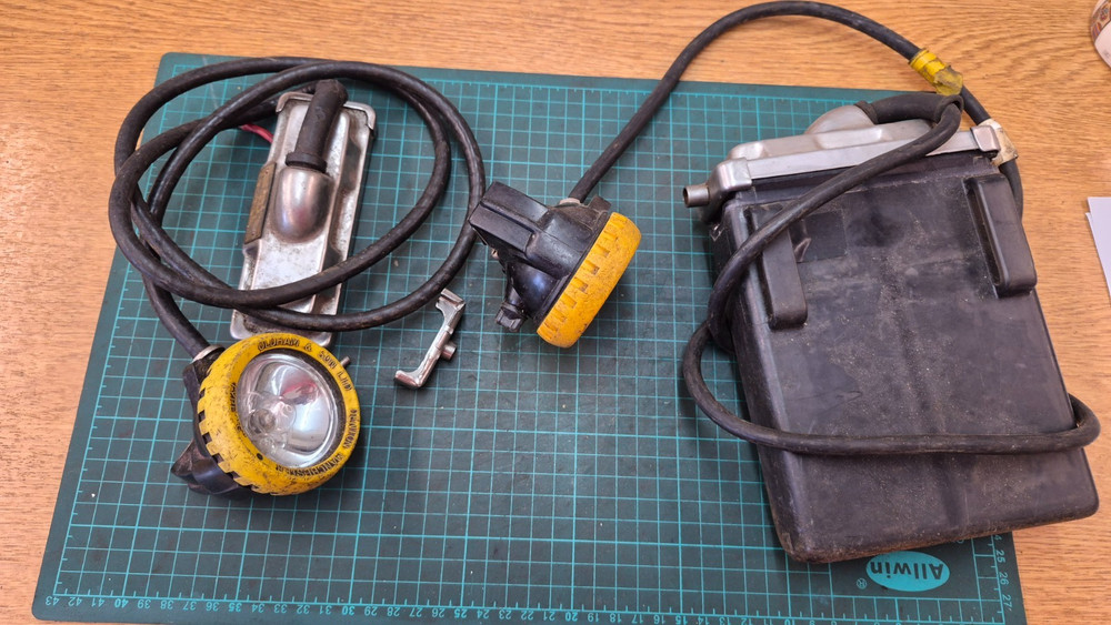 Miners cap lamp Battery pack Type T and additional lamp - Untested