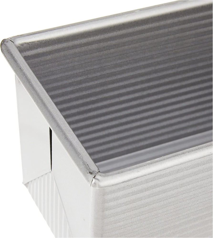 Professional Pullman Loaf Pan, 9x4 Inch, Nonstick Coating