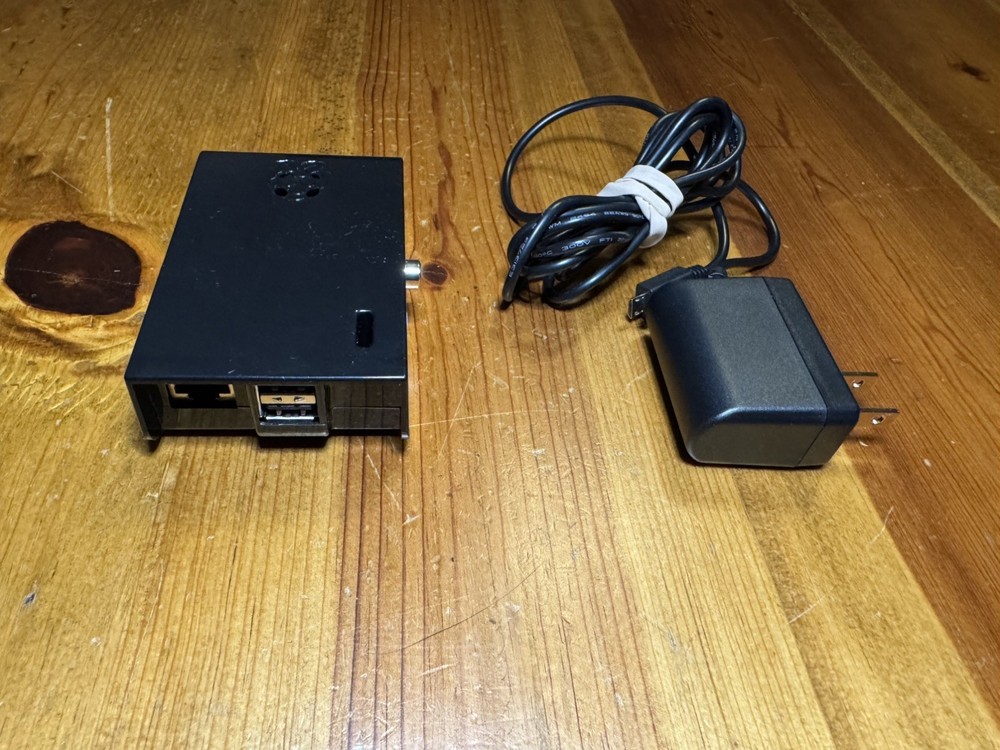 Original Raspberry Pi 1 Model B with Case and Micro USB power cable *TESTED*