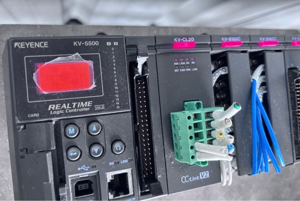 KEYENCE KV-5500 PLC Programmable Controller & Modules KV-B16XC KV-C64XC USED