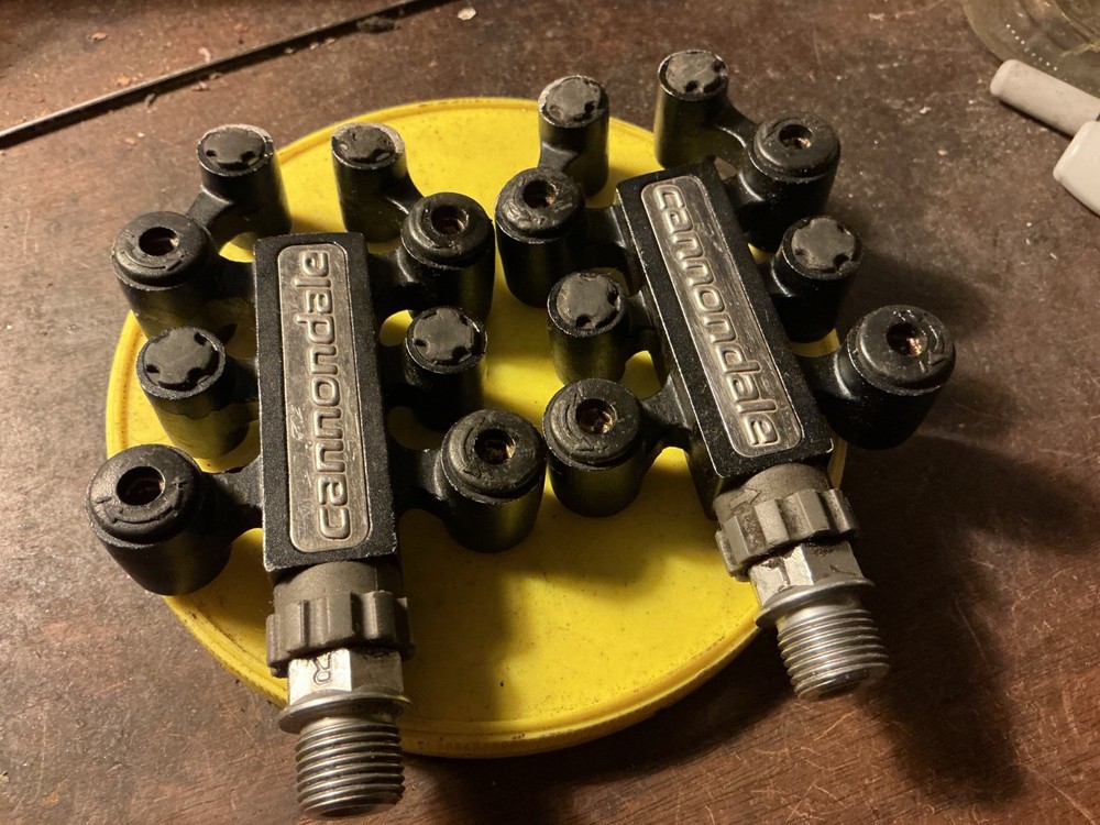 Platform pedals unique Cannondale