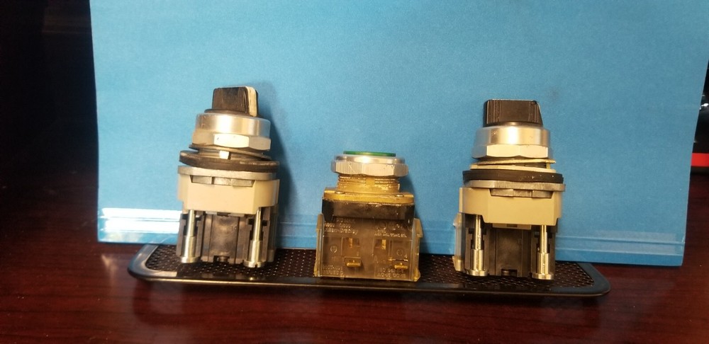 ALLEN BRADLEY 800T SELECTOR SWITCH/PUSH BUTTON