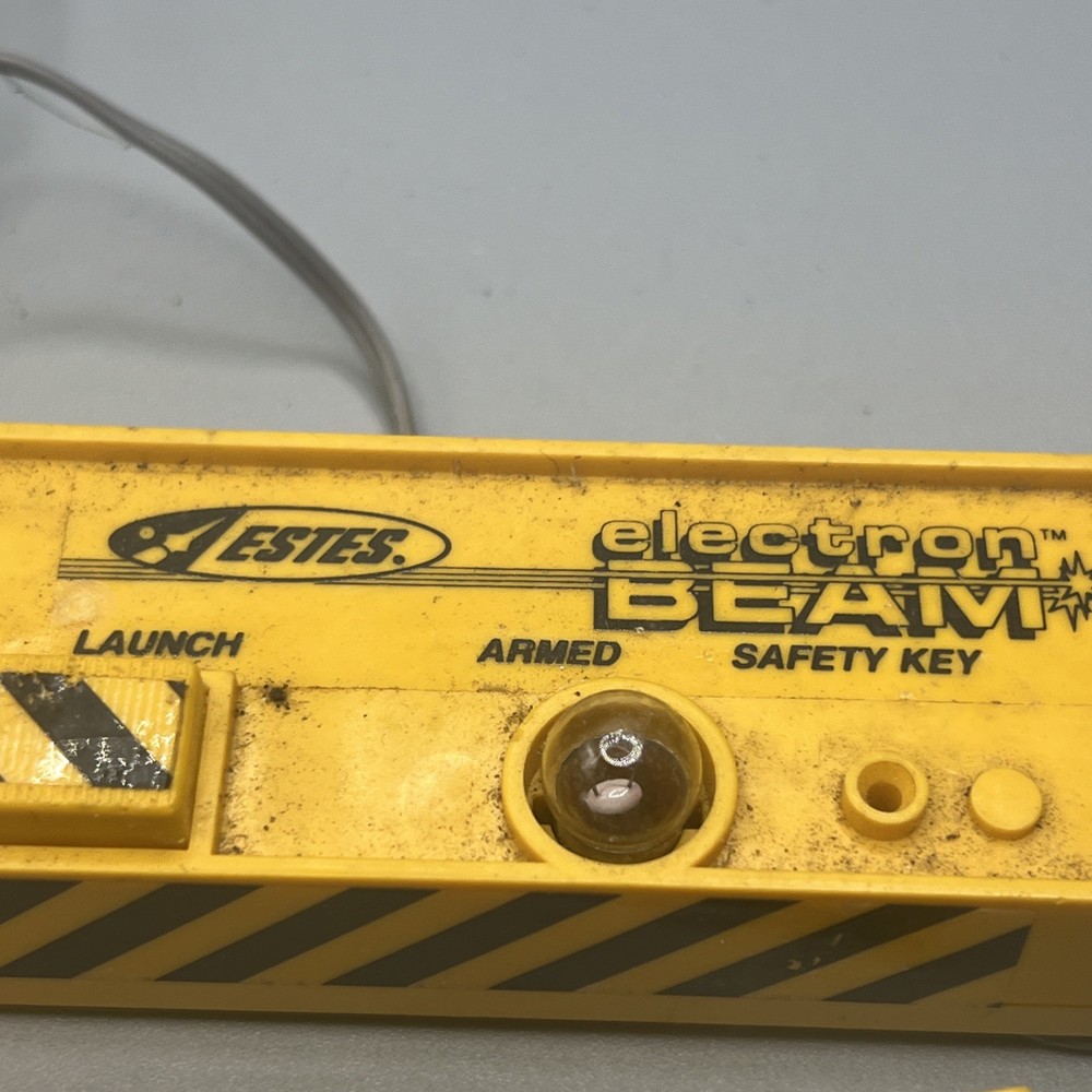 2 ESTES Electron Beam Model Rocket Launch Controllers Safety Key Slot USED