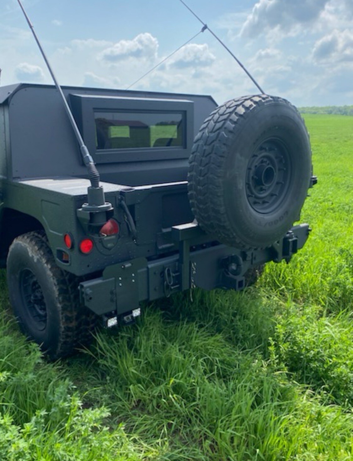 New Twin Military Antenna, Base & Mounting Bracket Kit Not OEM Fits HUMVEE