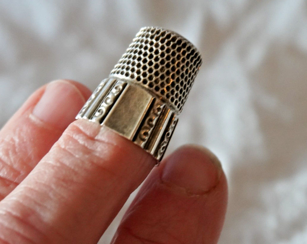 Antique Simons Sterling Silver Thimble - S Shield Hallmark, Size 10