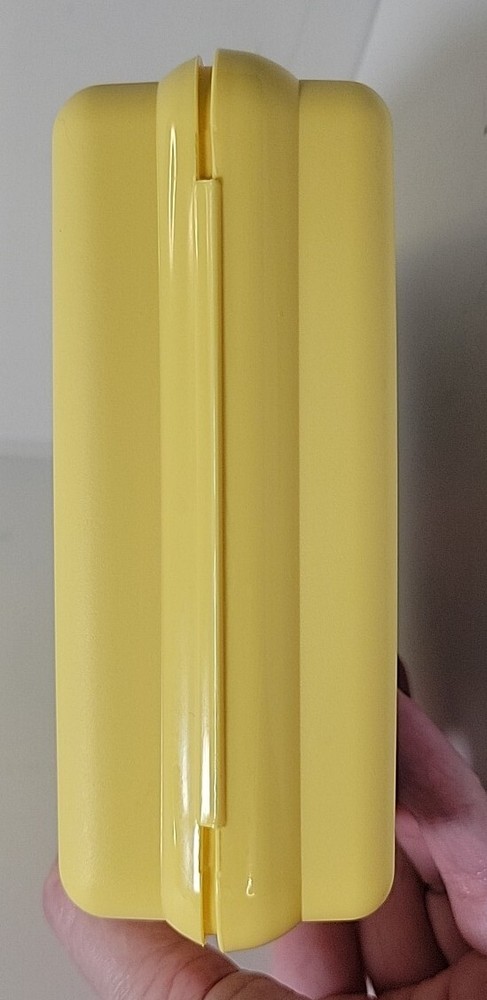 2007 Spongebob Squarepants Tupperware Sandwich Snack Container Box EUC