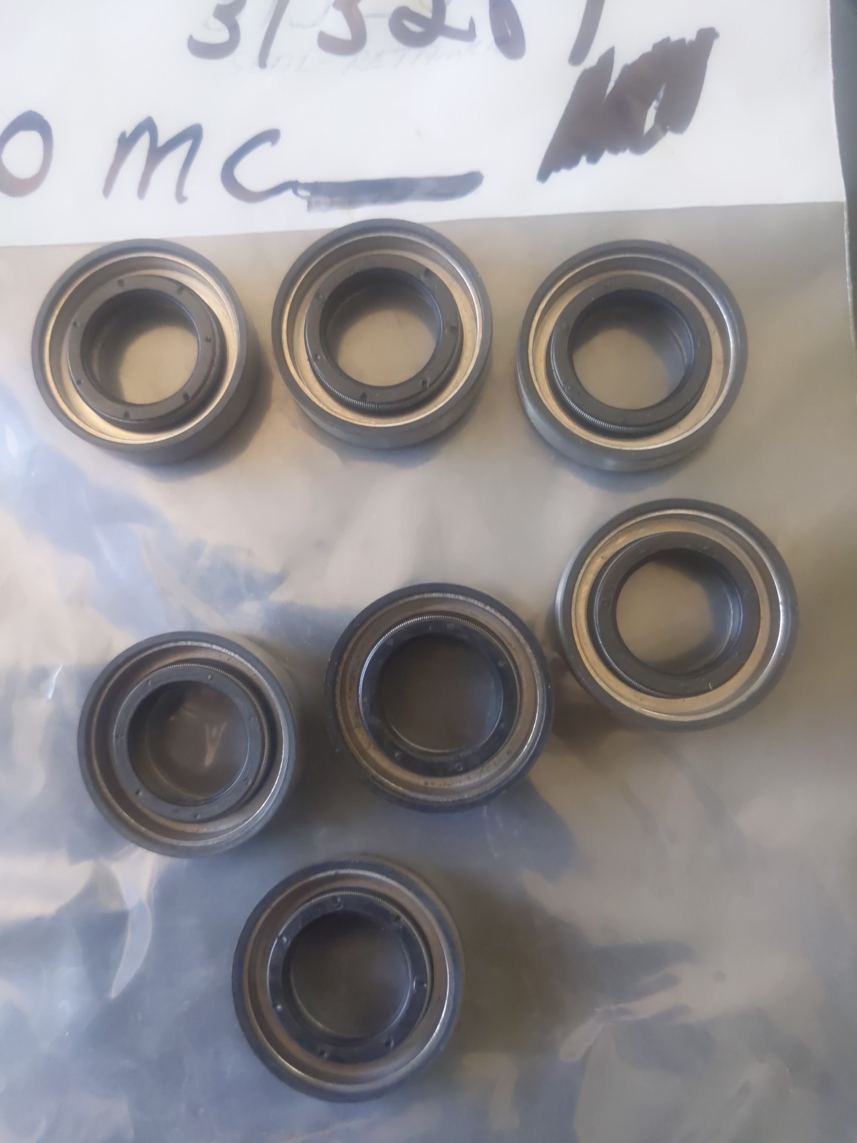 OMC 313284 Oil Seal Lot Of 7 Seals