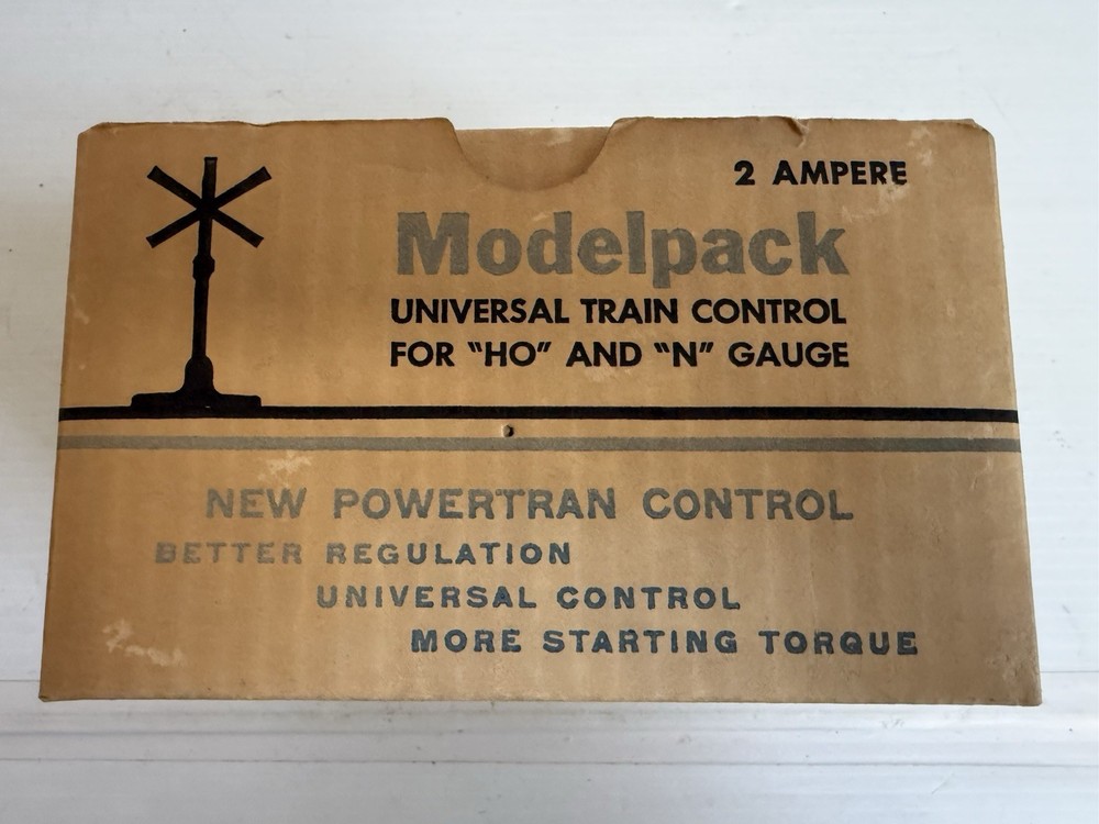 MRC 602 ModelPack HO & N Gauge Throttle Power Pack w/ Reverse Loop Control USED