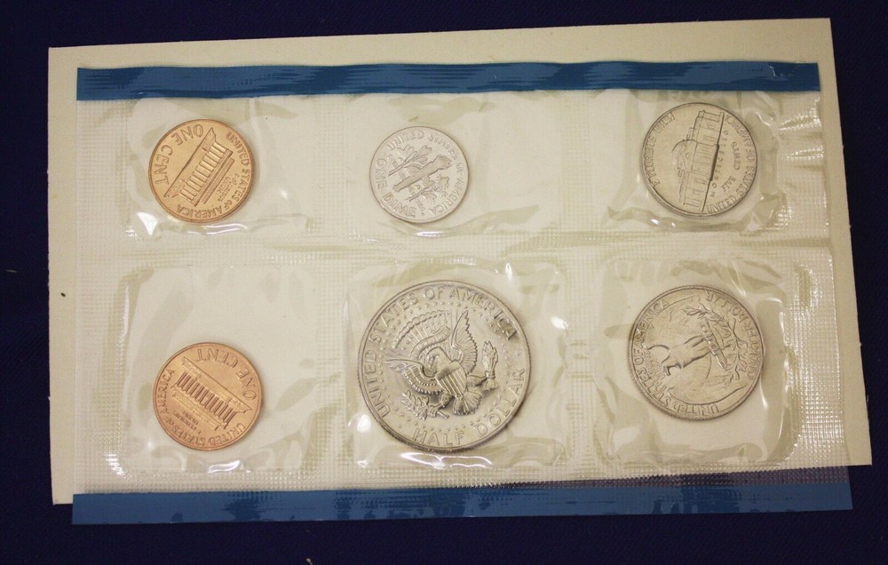 1972 UNCIRCULATED Genuine U.S. MINT SETS ISSUED BY US MINT