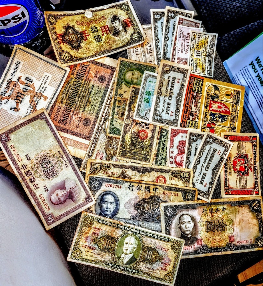 Very old unique currencies. 27 piece set!